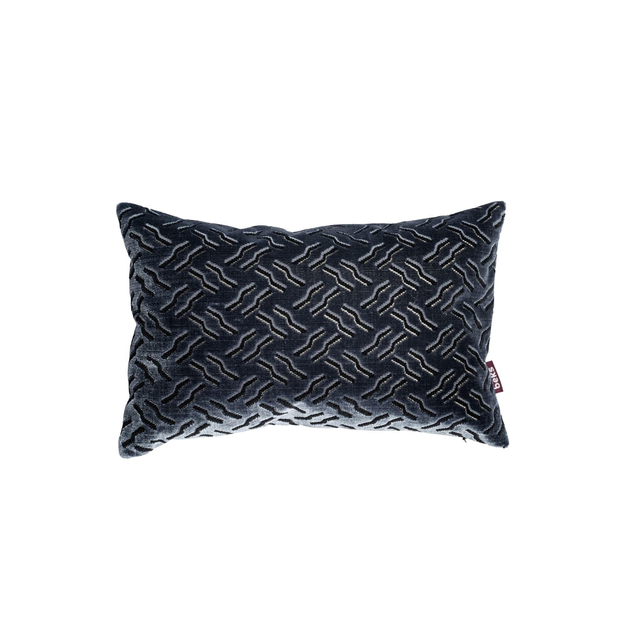 Langwerpig donkerblauw velours sierkussen Theo 30x45 cm met ingeweven visgraatreliëf en subtiele goudtint, Studio Beks