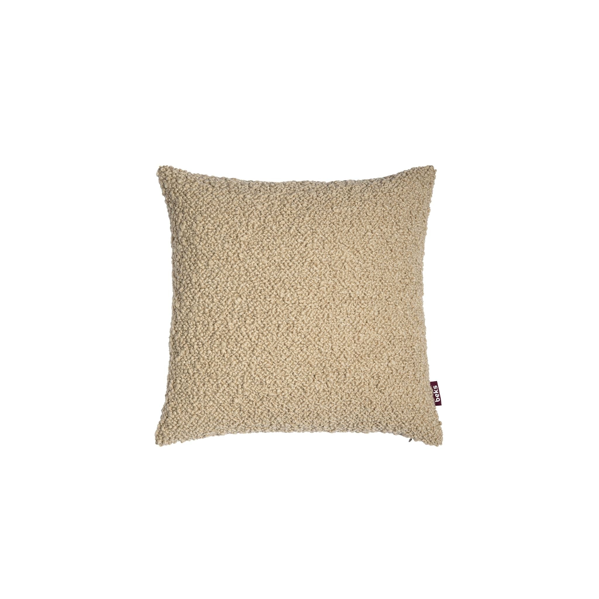 Vierkant beige sierkussen Boris 45x45 cm van grove bouclé met grote losse lusjes, Studio Beks