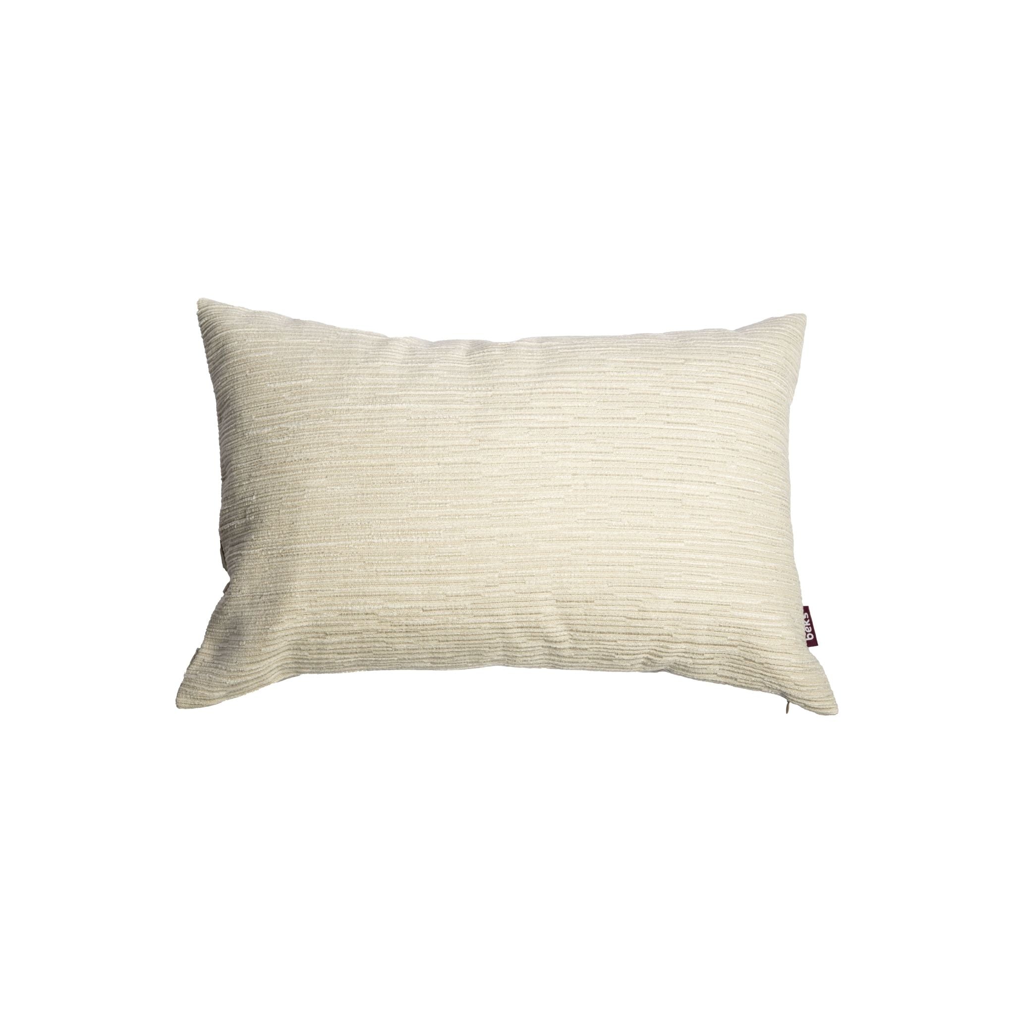 Langwerpig crème sierkussen Lowen 40x60 cm van zachte chenille met fijne horizontale streep, Studio Beks