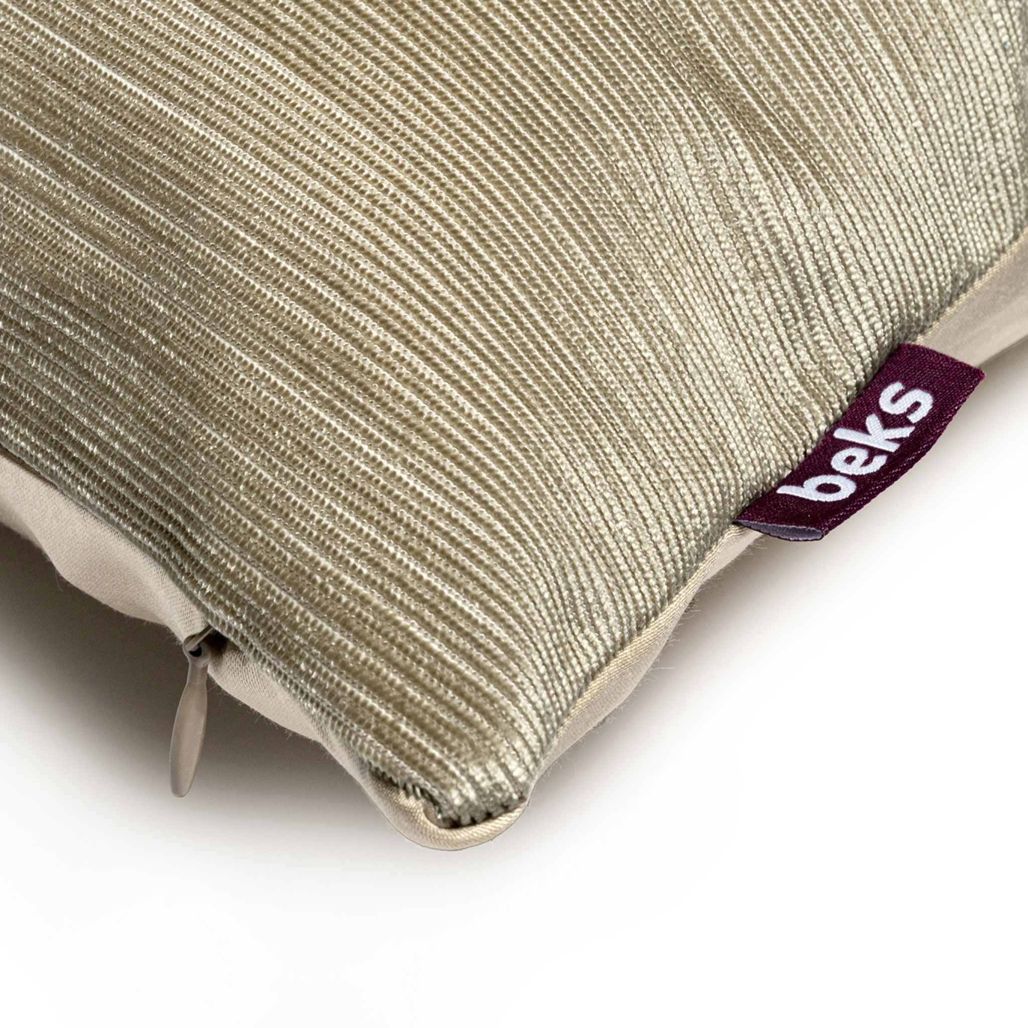 Detailopname van de fijn gestreepte chenille stof van sierkussen Moos in beige, Studio Beks
