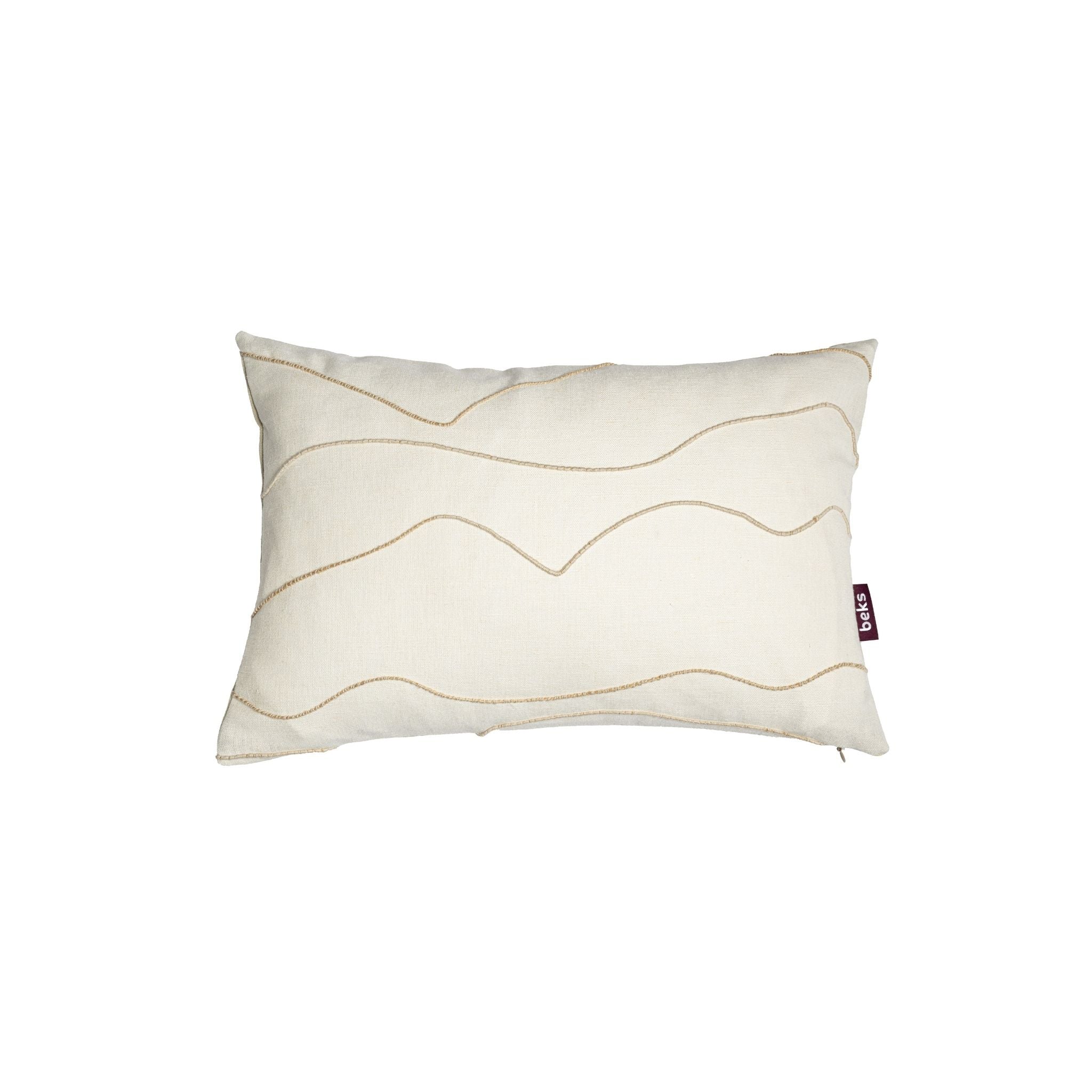 Langwerpig wit sierkussen Zara 30x45 cm van linnenstof met golvende goudbeige draadlijnen, Studio Beks
