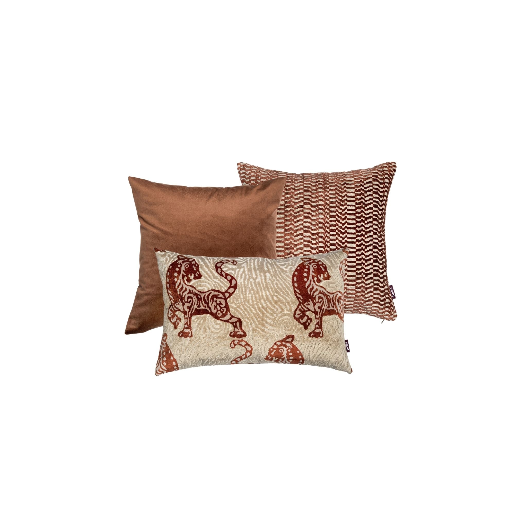Luxe rode sierkussenset met Maya, Dani en Vigo in warme rood- en beigetinten van Studio Beks.